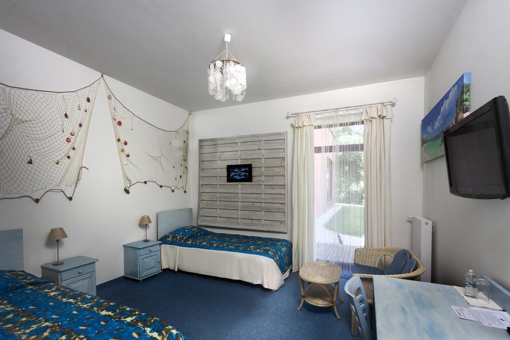 Palac Nieznanice Zabytek Goscinny Ze Spa Værelse billede