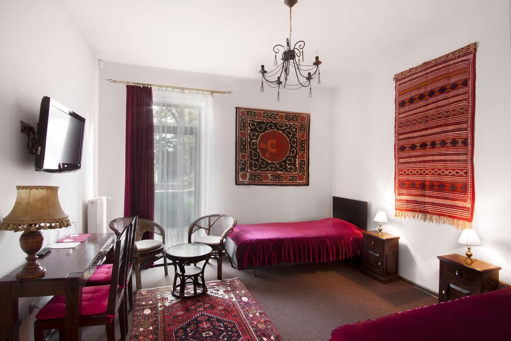 Palac Nieznanice Zabytek Goscinny Ze Spa Værelse billede