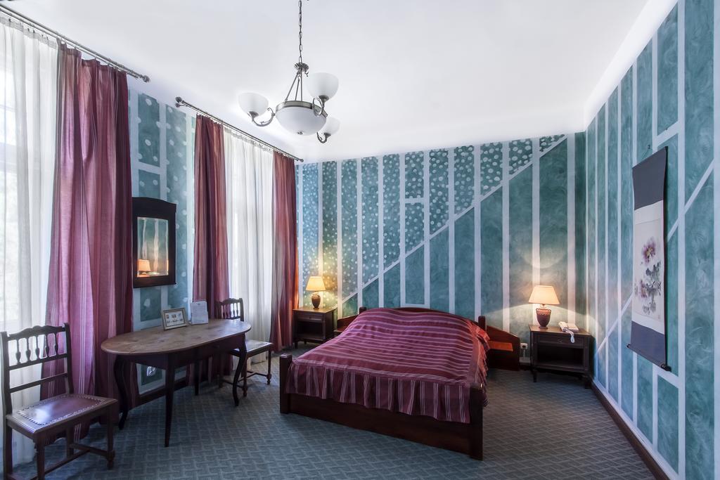 Palac Nieznanice Zabytek Goscinny Ze Spa Værelse billede