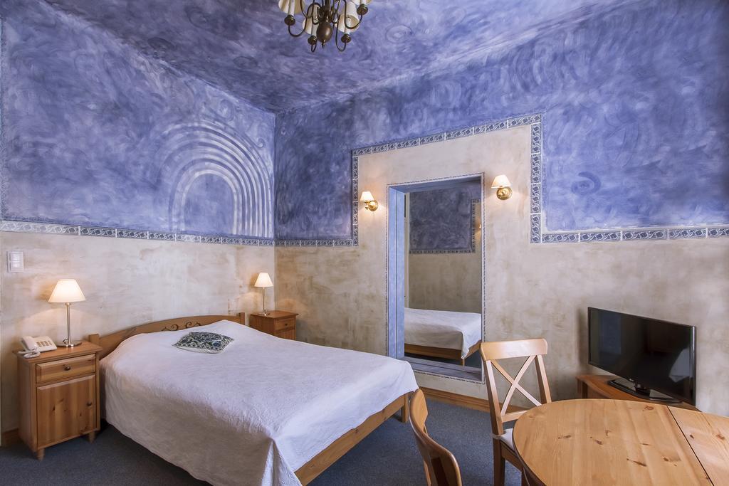 Palac Nieznanice Zabytek Goscinny Ze Spa Værelse billede